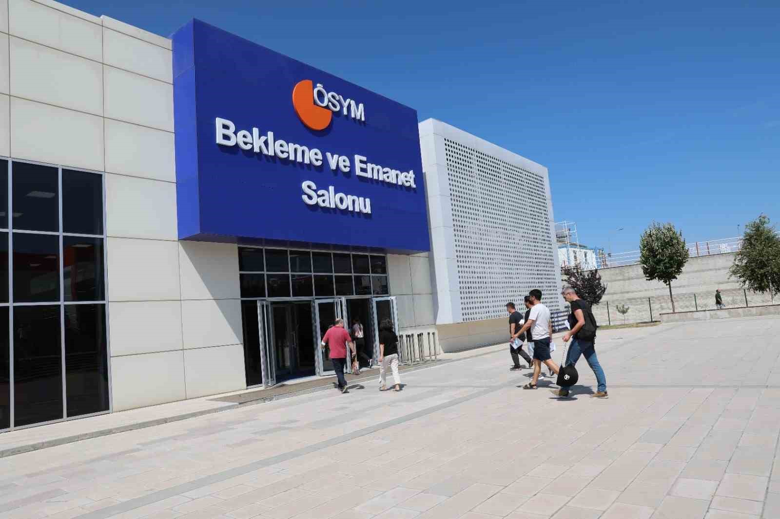 ÖSYM 2025 yılında 8 milyondan fazla adaya sınav hizmeti verdi