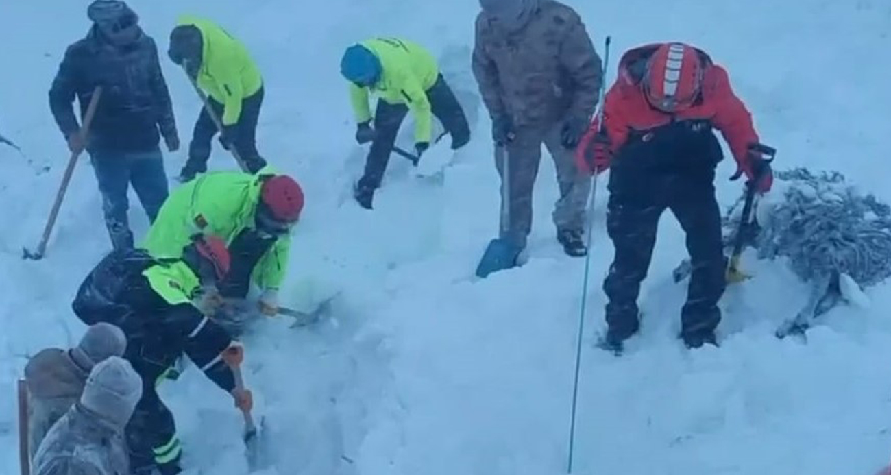 Artvin’de çığ altında kalan 3 çobandan birinin cansız bedenine ulaşıldı