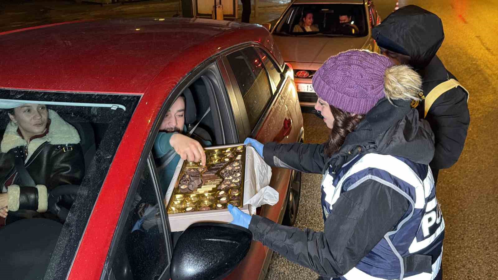 Denetime girenler ceza yerine çikolata yedi