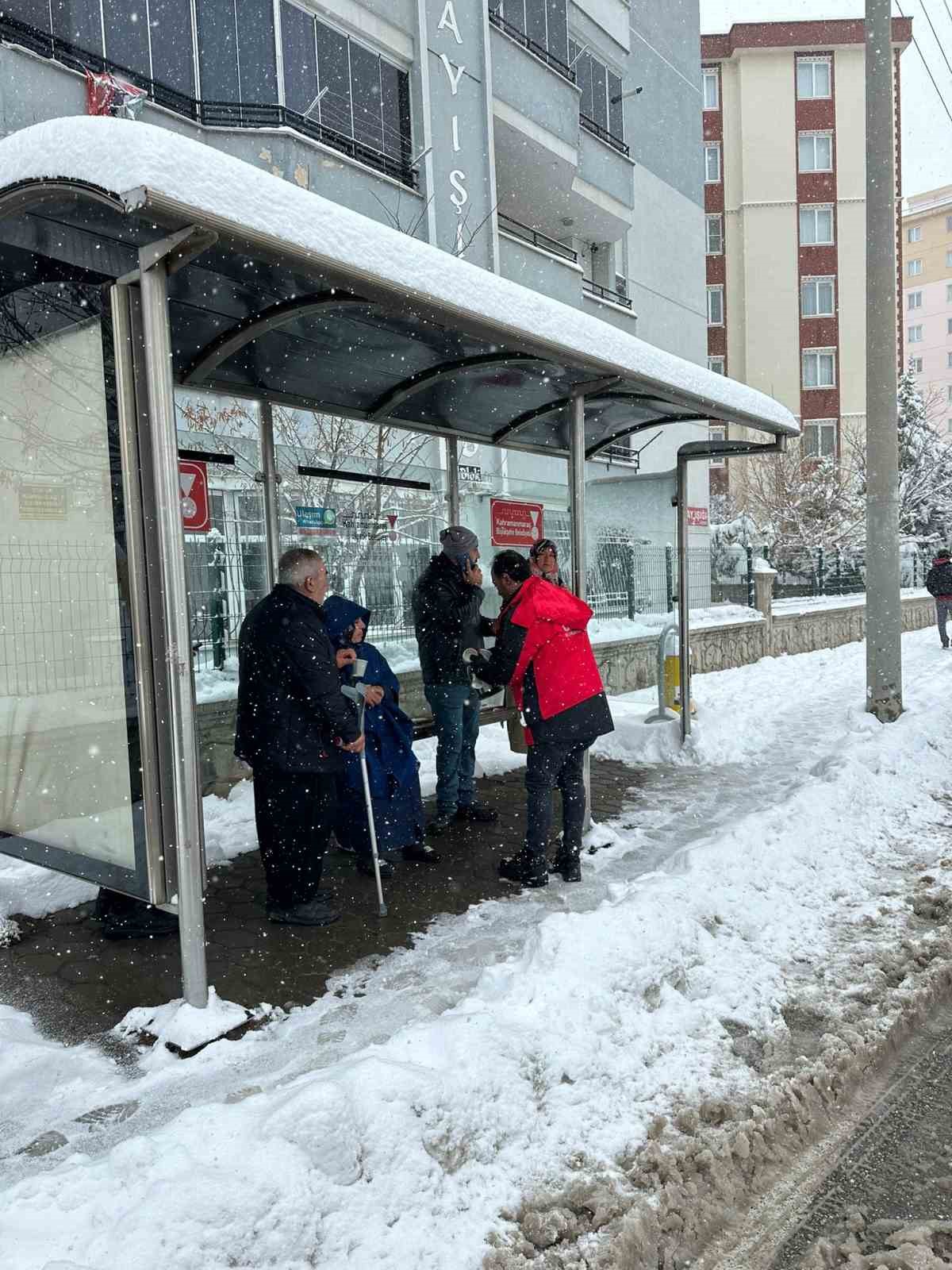 Onikişubat’ta soğuğa karşı sıcak dayanışma