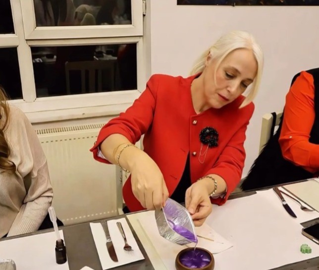 Bilecik’te polis eşlerinden dayanışma dolu mum atölyesi