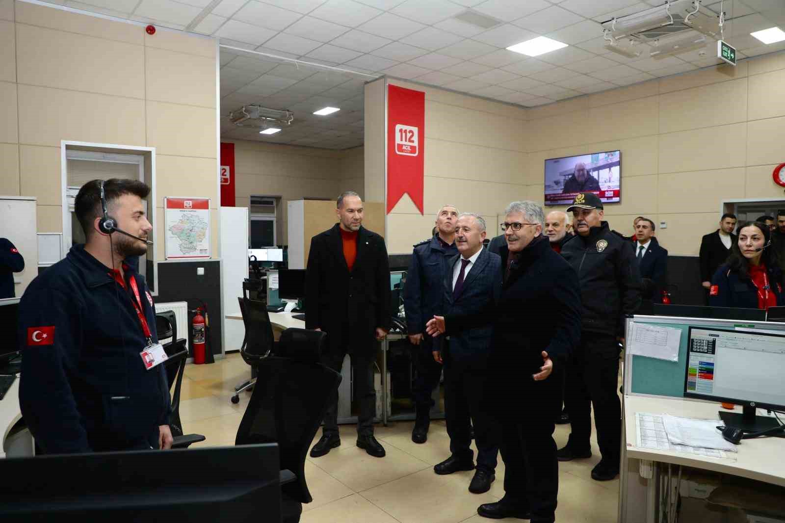 Niğde protokolünden yılbaşı gecesi görev başındaki ekiplere ziyaret