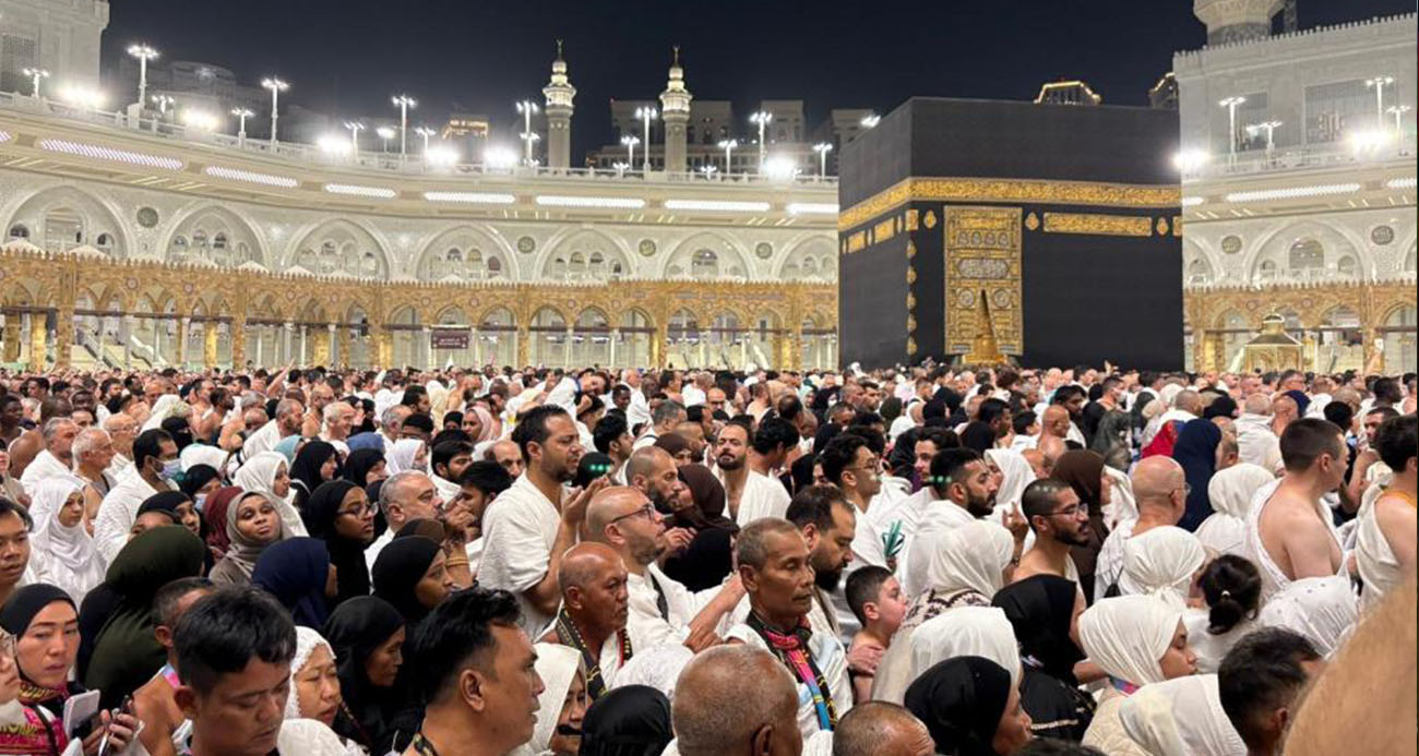 Kabe'de tarihi yoğunluk: 12 milyonluk rekorun ardından yeni yılda insan seli