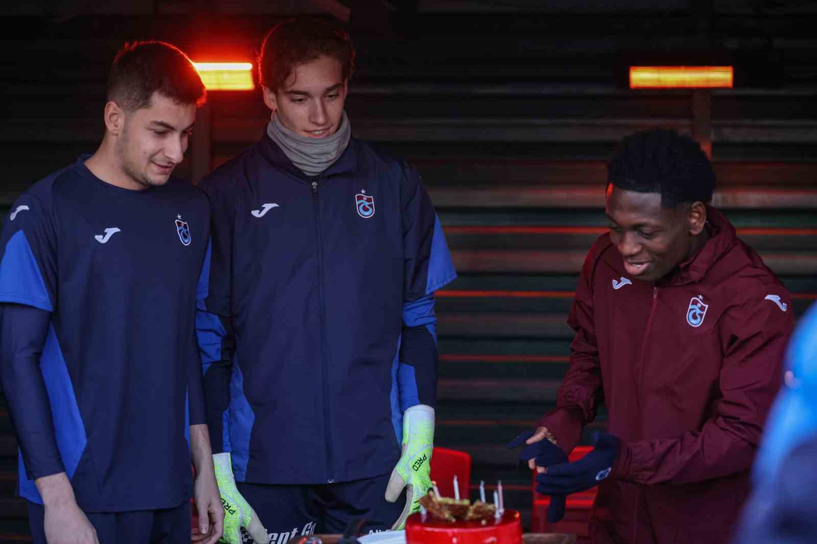 Trabzonspor yeni yılın ilk antrenmanını yaptı