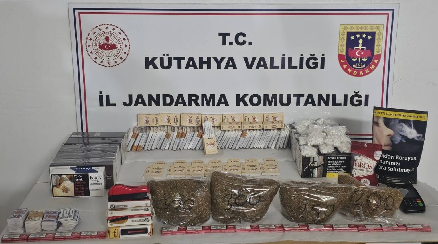 Kütahya’da jandarmadan kaçak tütün operasyonu