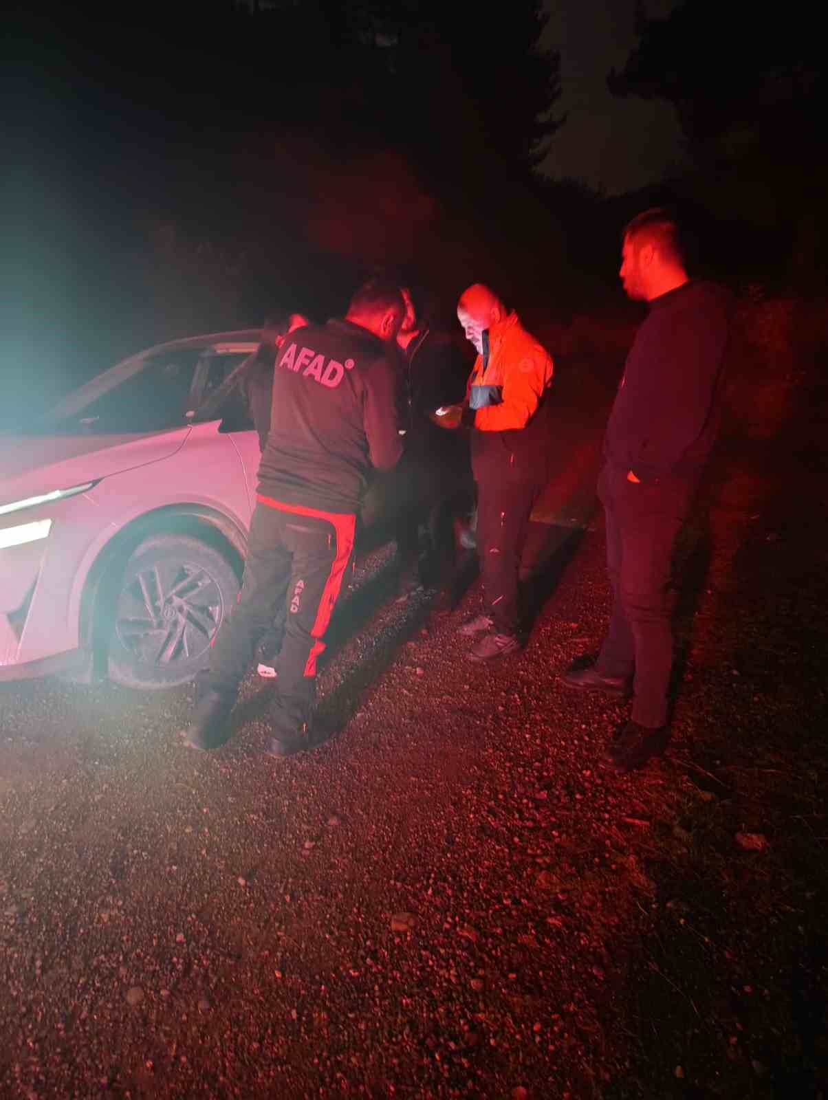 Yaylada mahsur kalan aile kurtarıldı