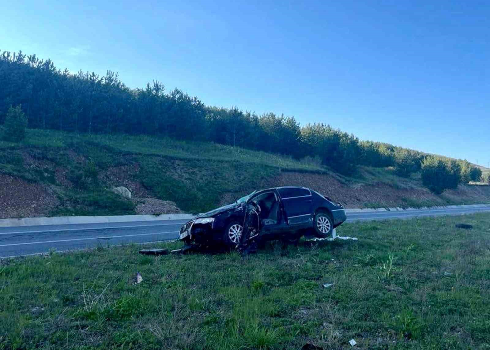 ardahan-gole-karayolunda-trafik-kazasi-1-olu