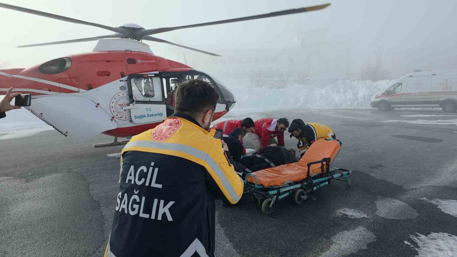 KOAH hastası ambulans helikopterle hastaneye sevk edildi