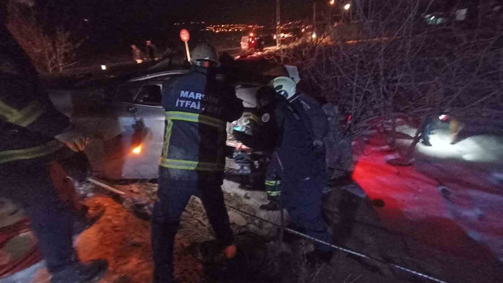 Mardin’de otomobil elektrik direğine çarptı: 1 yaralı