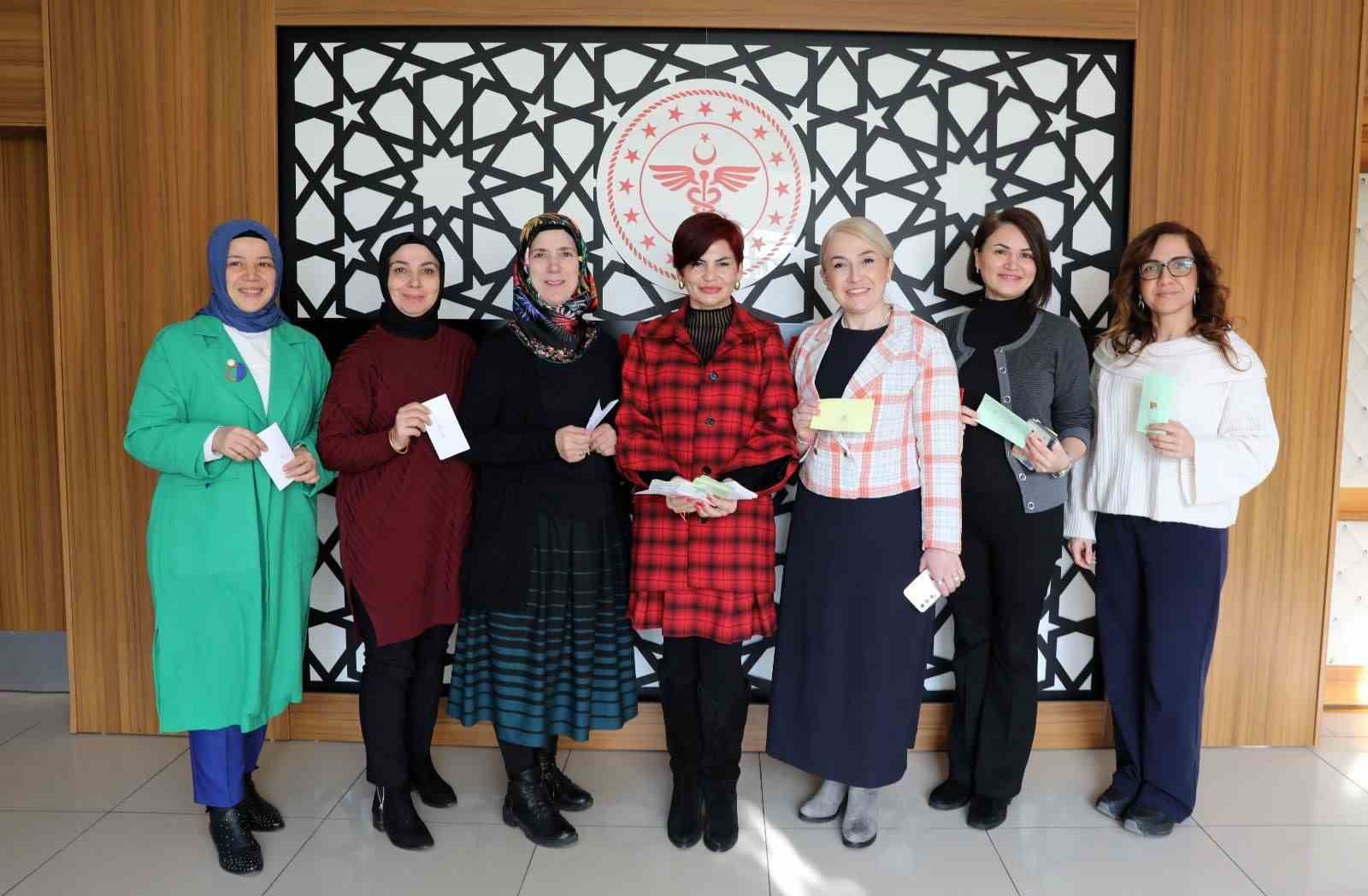 Sağlık çalışanlarına mektuplu kanser tarama hatırlatması