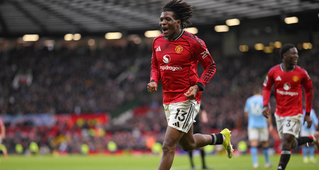 Manchester derbisinde kazanan Kırmızılar oldu