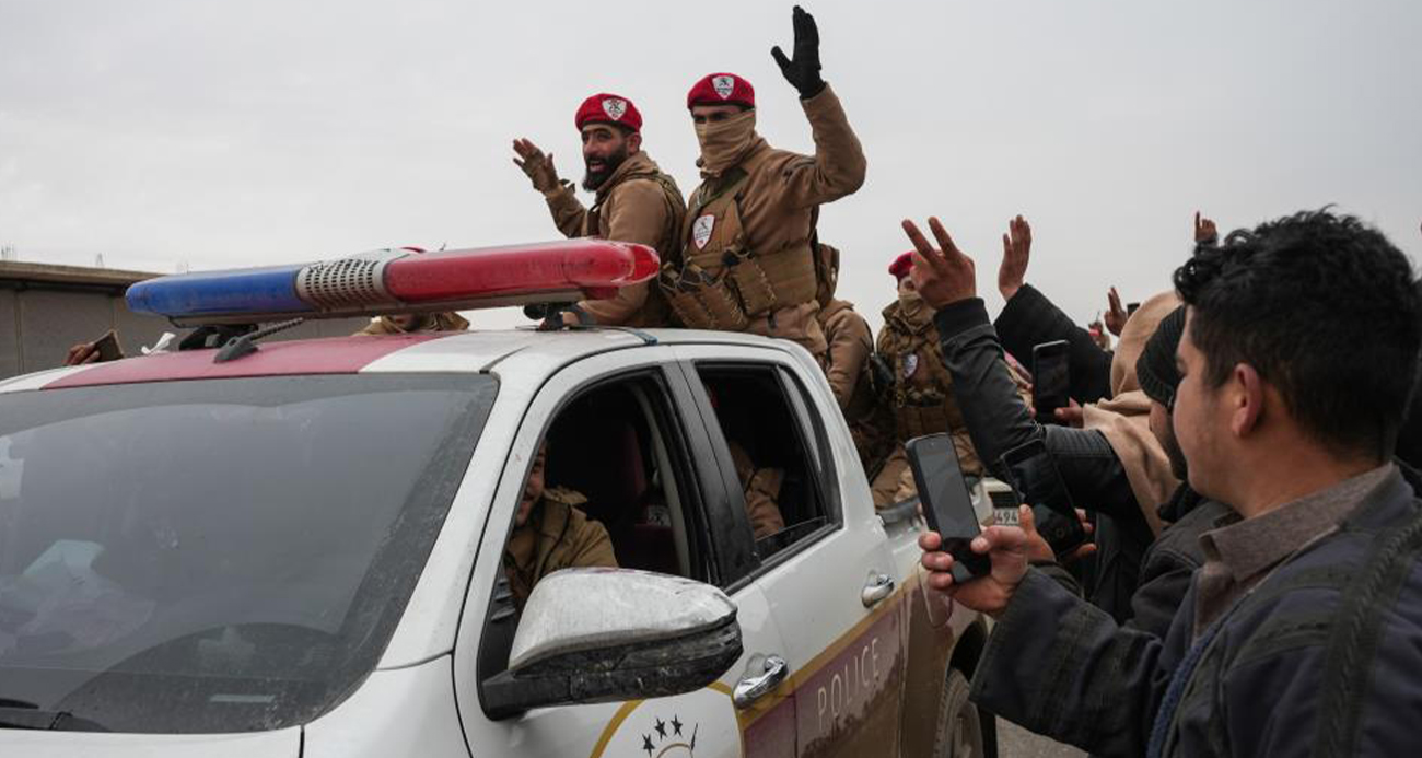 Suriye ordusu, terör örgütü SDG'ye yönelik operasyonları kapsamında Tabka'ya girdi