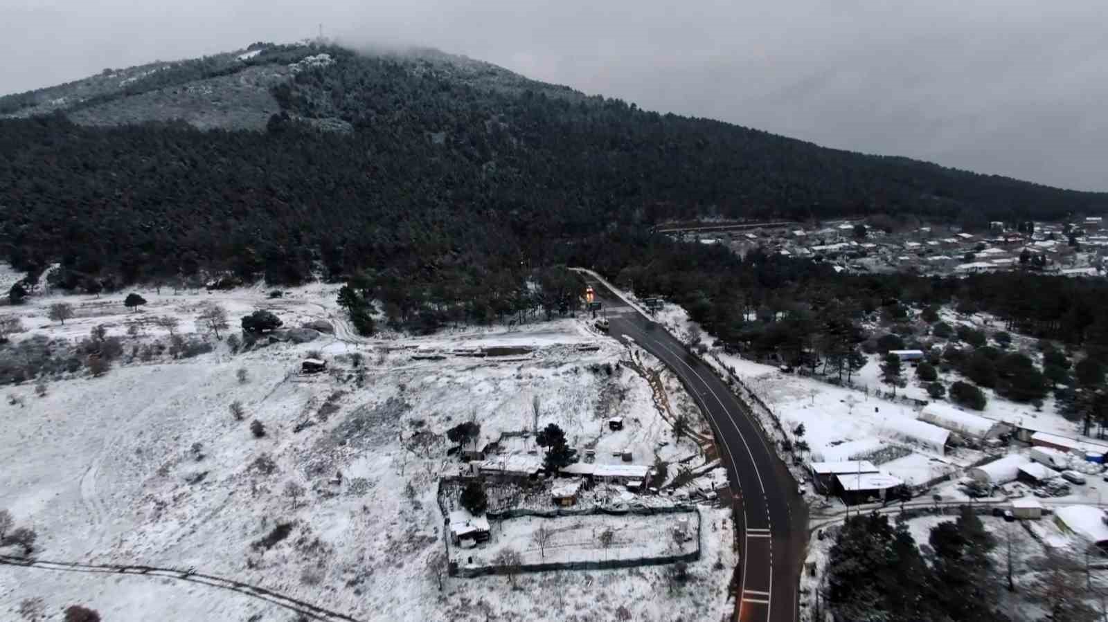 Karla kaplanan Aydos havadan görüntülendi