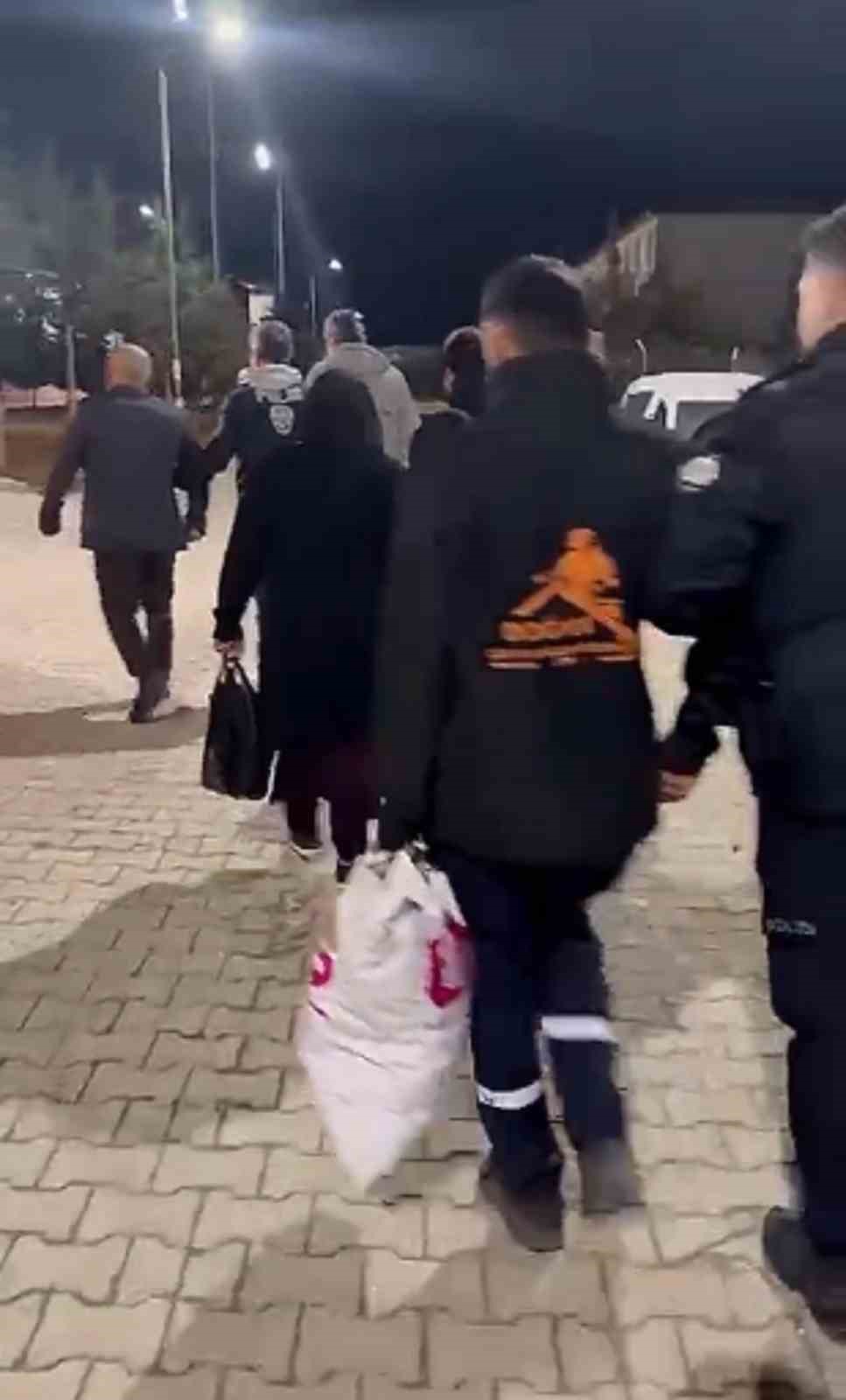 Altınözü’nde hapis cezası ile aranan 4 kişi yakalandı