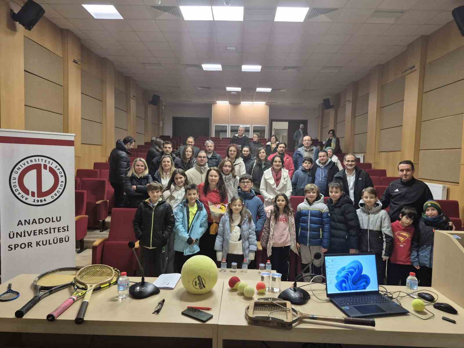 Anadolu Üniversitesi’nden tenisçilere tam destek