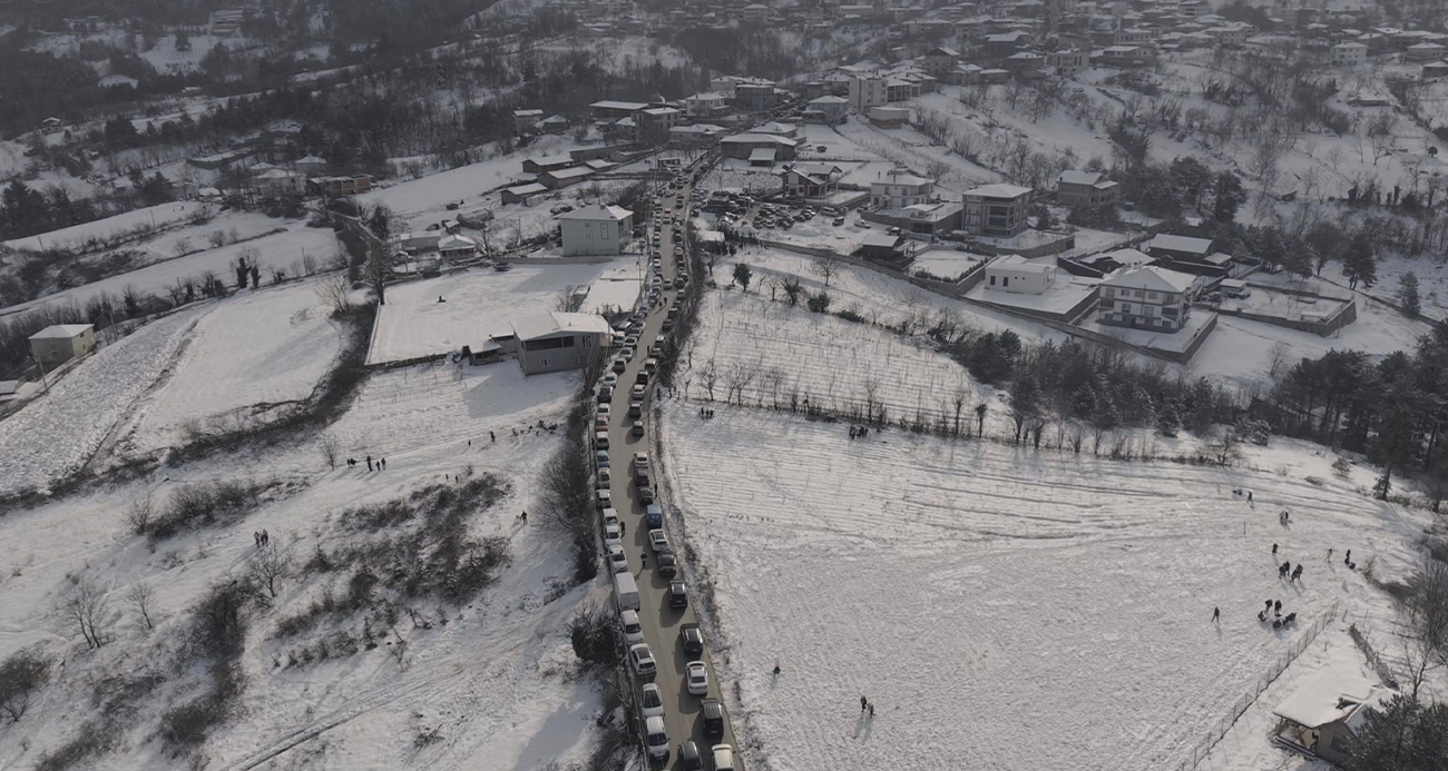 Bursa’da Kış Festivali’ne yoğun katılım trafiği felç etti