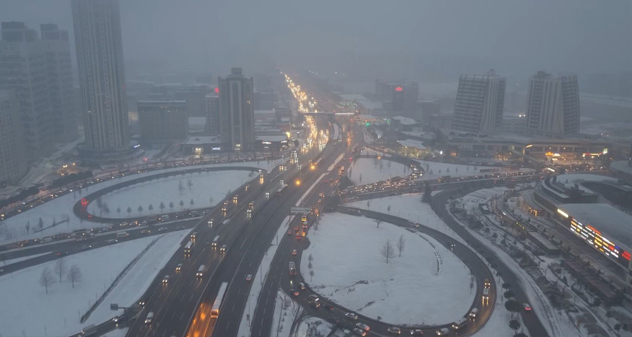 İstanbul'da kar yağışı etkili oluyor