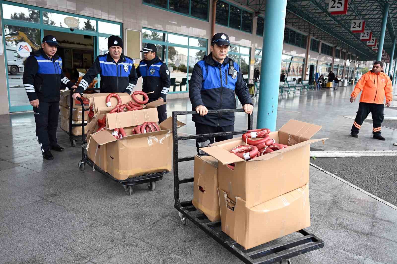 Mersin’de halk sağlığını tehdit eden gıdalara geçit verilmedi