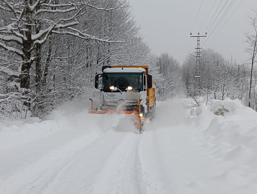 Ordu’da yükseklerde kar kalınlığı 1,5 metreye ulaştı, bir günde 358 mahalle yolu açıldı