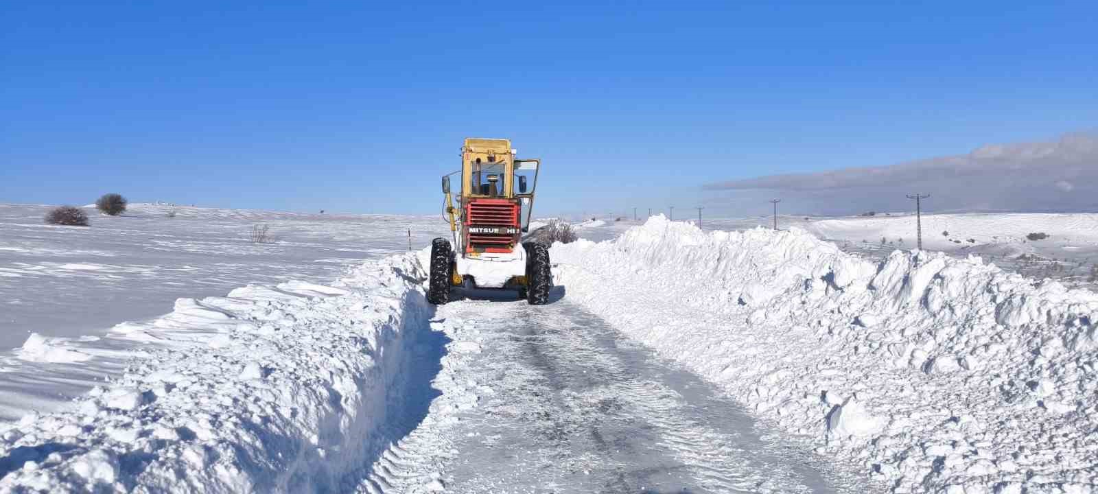 Kayseri’de 14 mahalle yolu ulaşıma kapalı