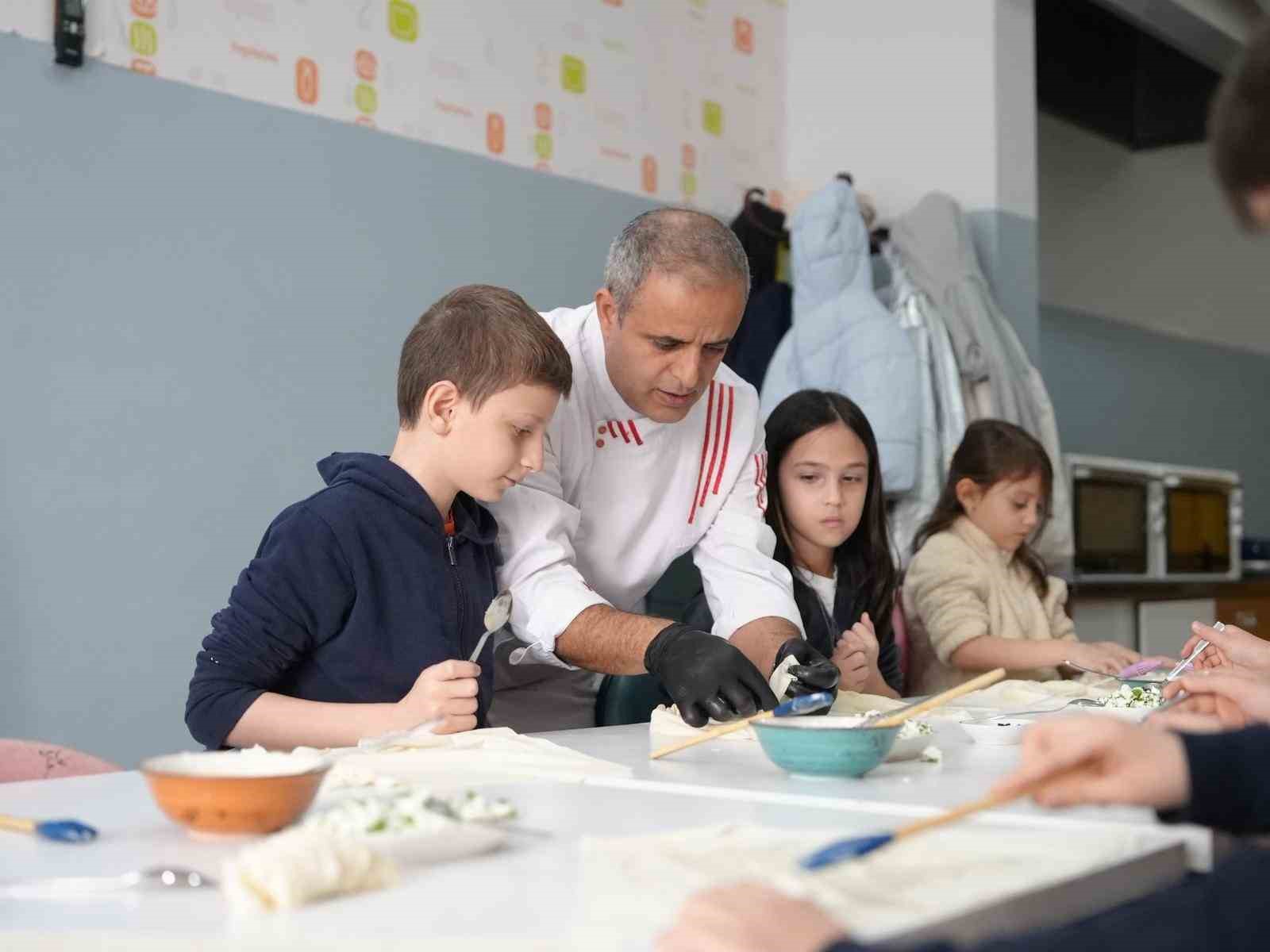 Çocuklar tatili atölye etkinlikleri ile geçiriyorlar