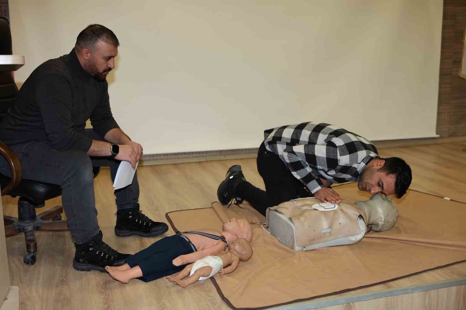 Bayburt’ta polis adaylarına ilk yardım eğitimi verildi