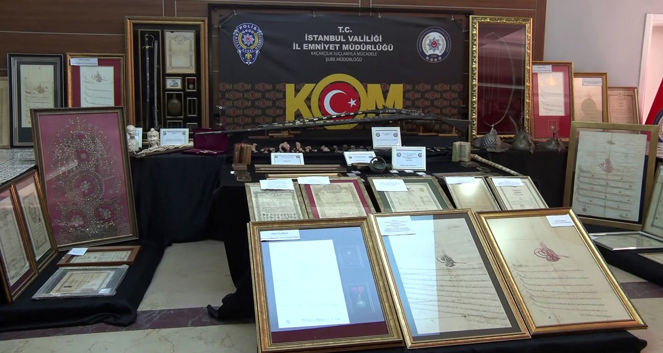 İstanbul’da tarihi eser kaçakçılığına darbe: Osmanlı Dönemine ait kalkan ve miğfer grubu ve binlerce eser ele geçirildi