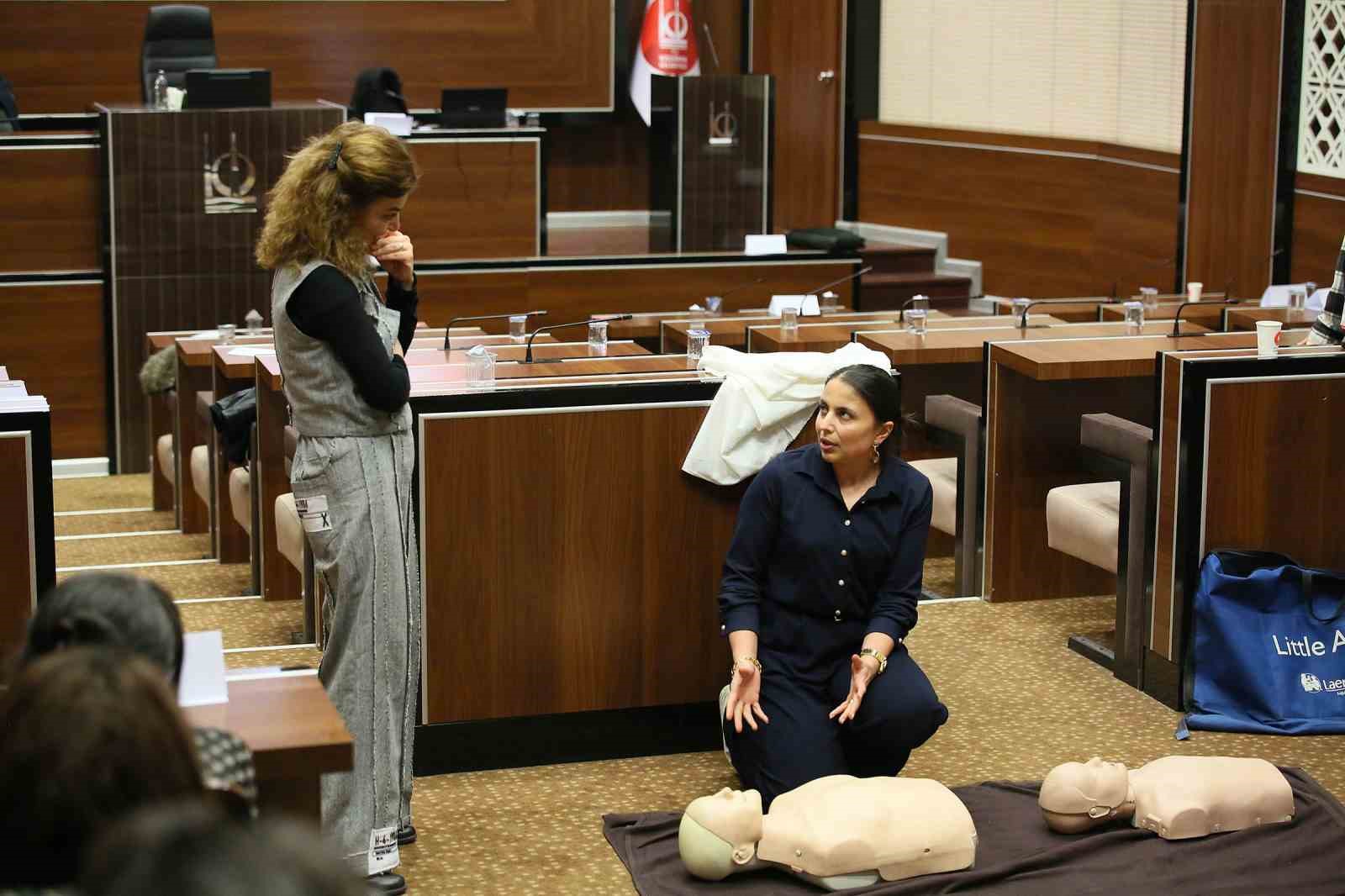 Keçiören Belediyesi’nden personele ilk yardım eğitimi