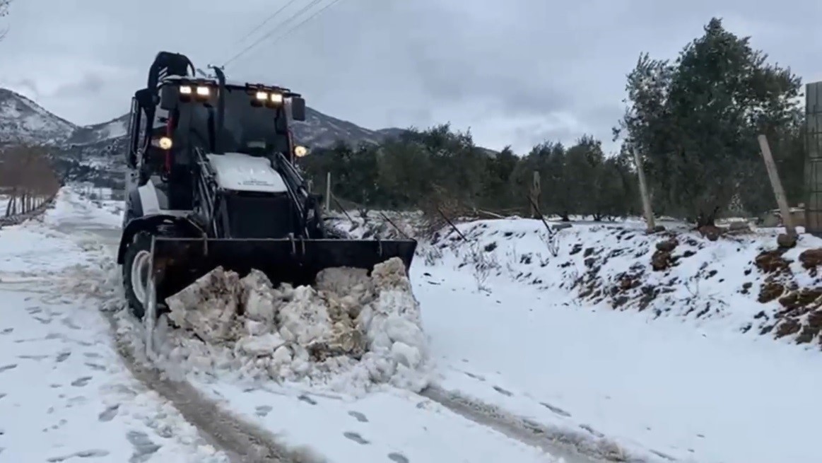 Osmaniye’de kar yağışı hayatı olumsuz etkiledi