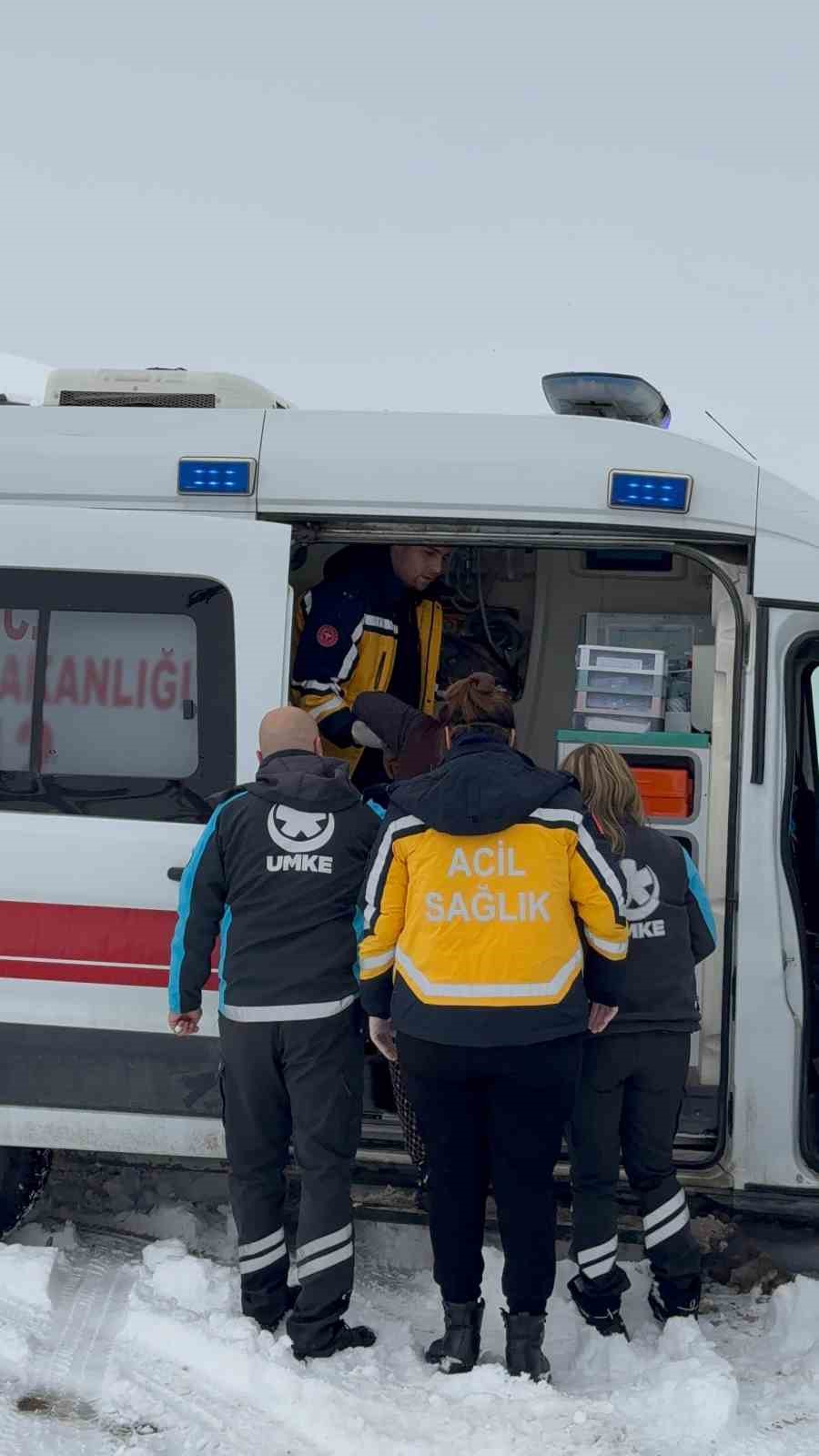 Mahsur kalan hastanın yardımına UMKE yetişti