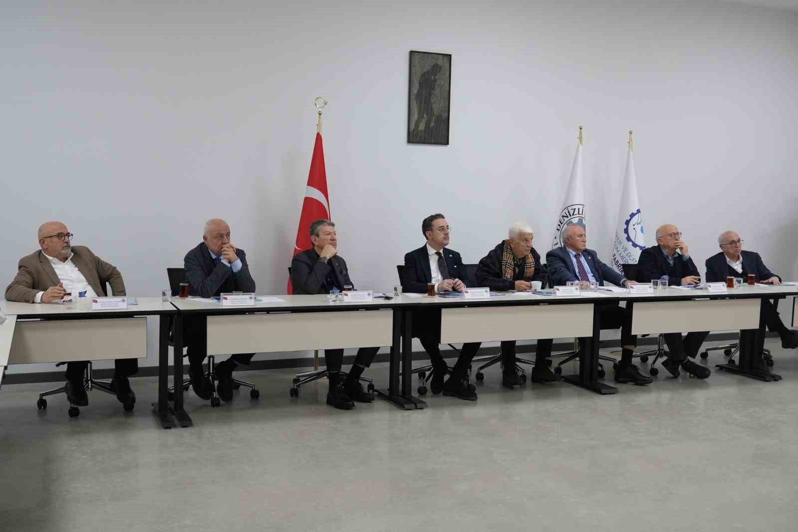 DSO Yüksel İstişare Kurulu 2026 yılının ilk toplantısı model fabrikada gerçekleştirildi