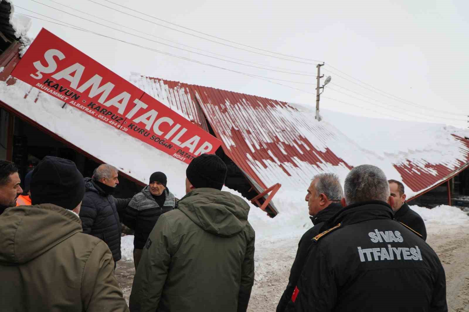 Kar kütleleri sundurmaları çökertti, Başkan Uzun sahada inceleme yaptı