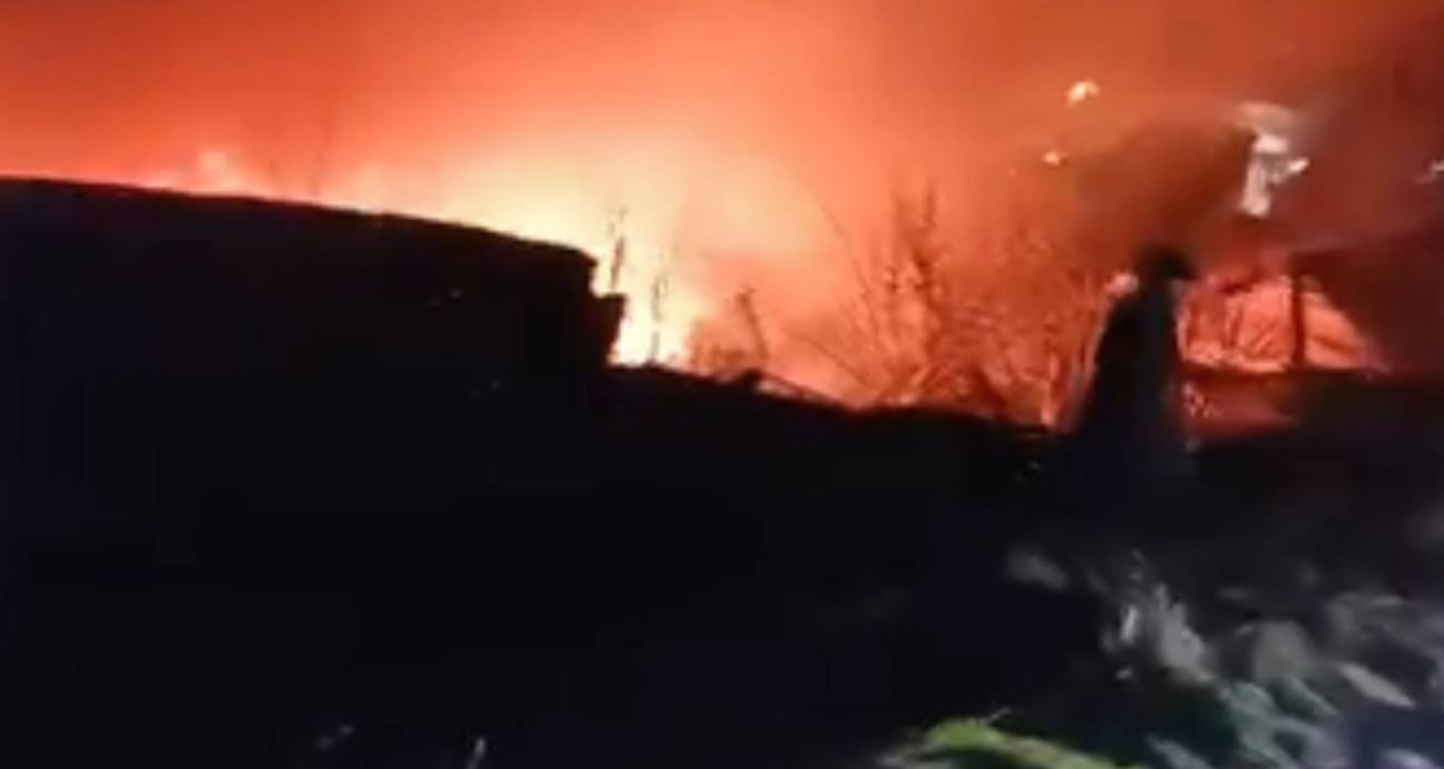 Erbaa’da müstakil ev çıkan yangında küle döndü: Yanan evden son anda çıktılar