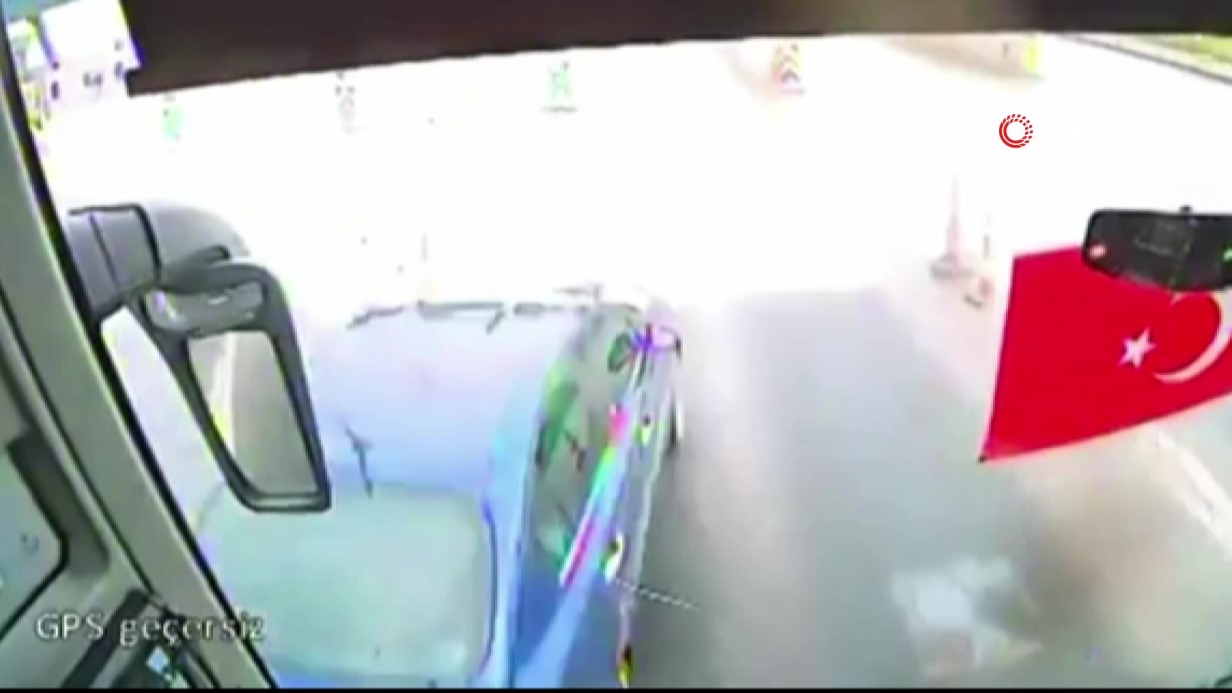 Silivri Kınalı gişelerinde 2 kişinin öldüğü kazanın otobüs içerisindeki görüntüsü ortaya çıktı