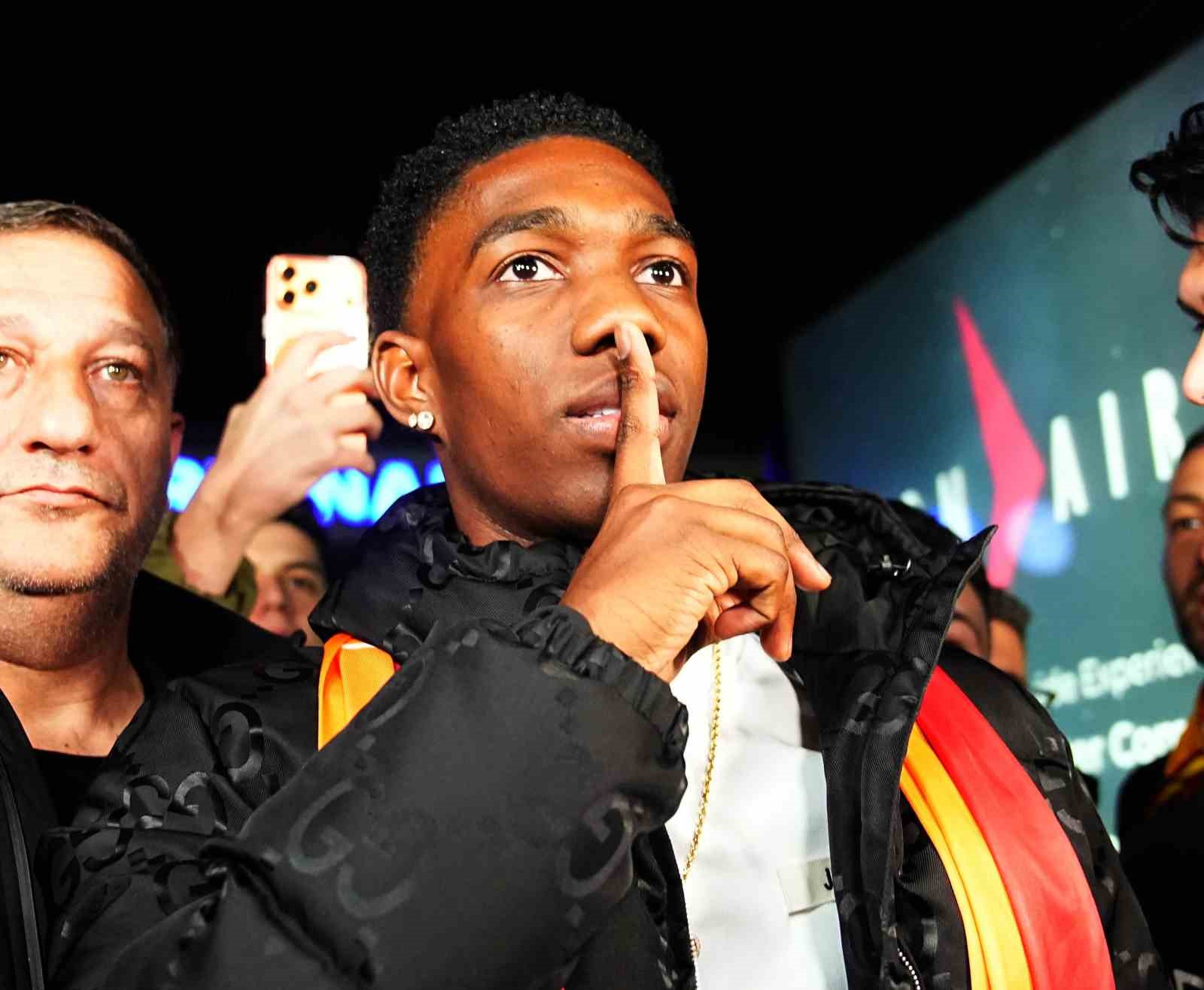 Galatasaray’ın yeni transferi Yaser Asprilla, İstanbul’a geldi