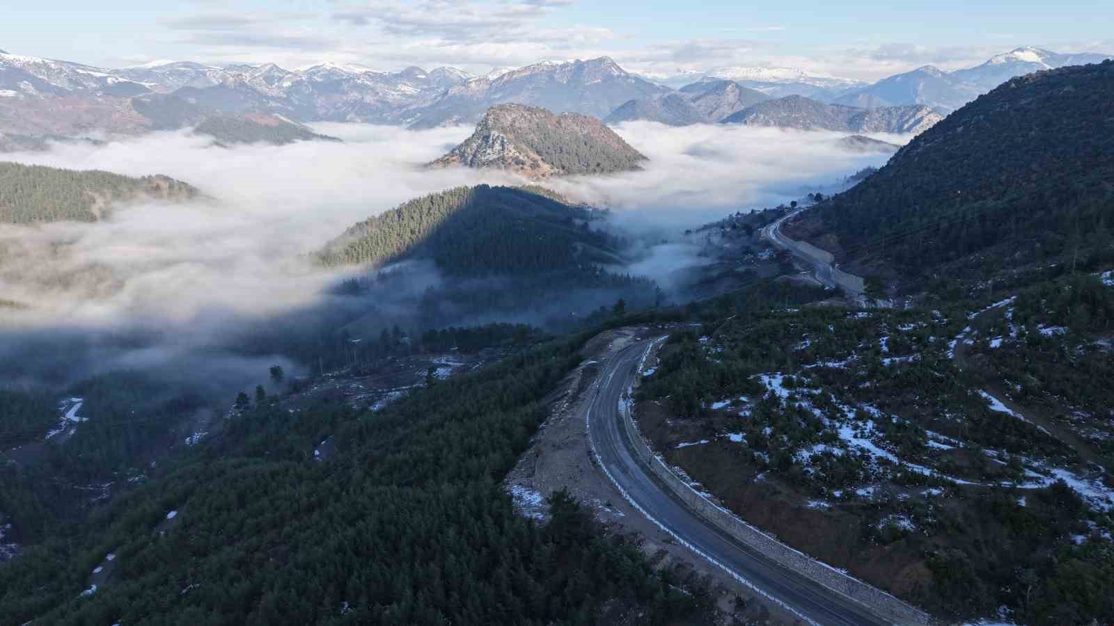 Adana’nın Feke ilçesinde mest eden sis manzarası