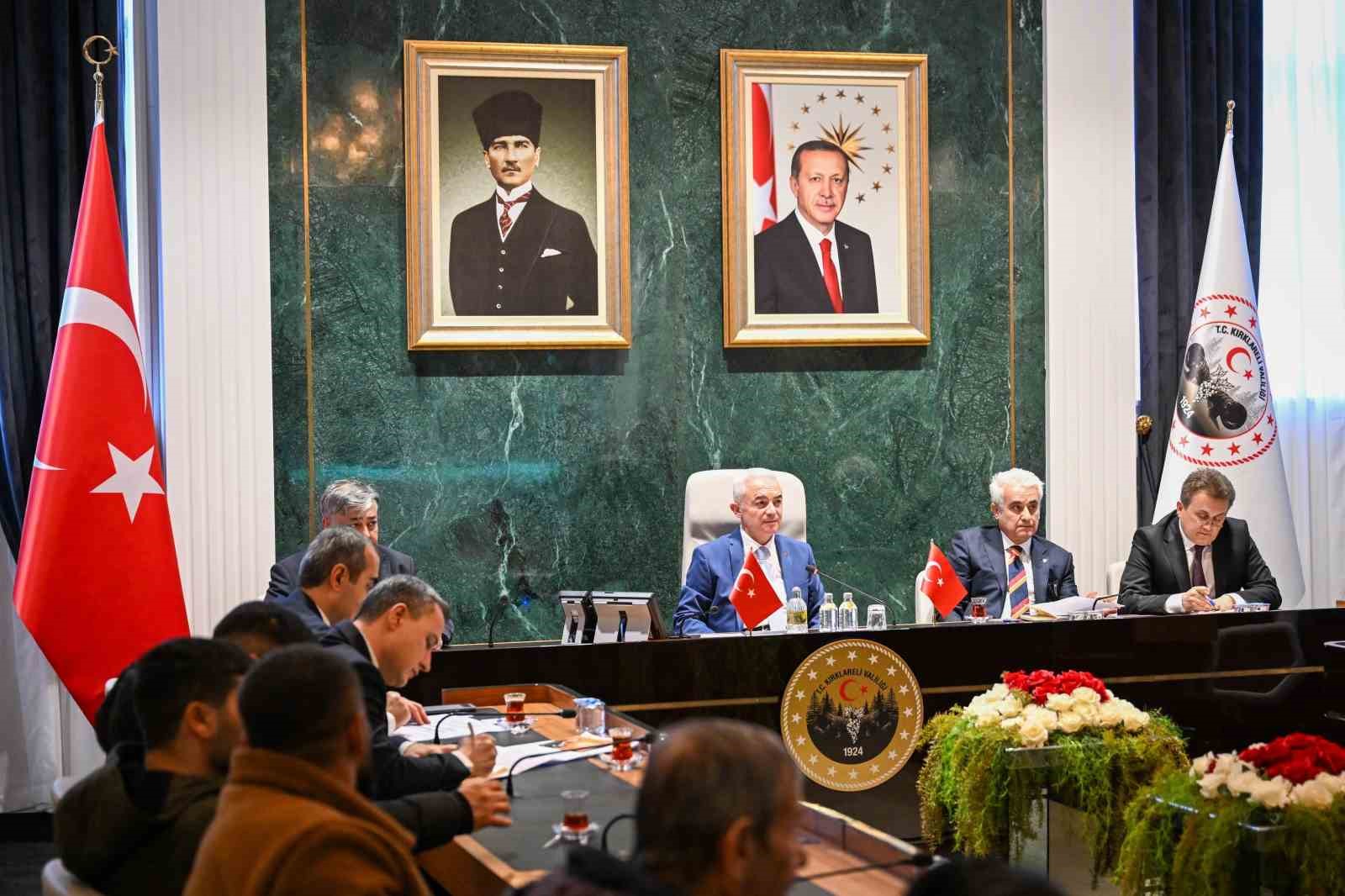 Vali Turan vatandaşların istek ve şikayetlerini dinledi