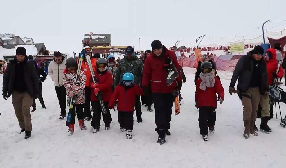 Erciyes’te şehit çocuklarına kayak eğitimi