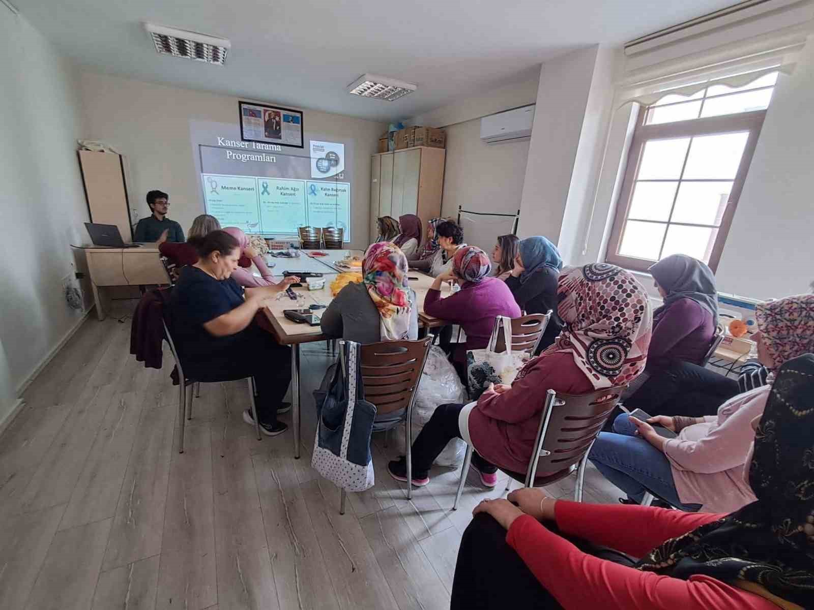 Ankara’da Aile Destek Merkezi kursiyerleri kanserler hakkında bilgilendirildi