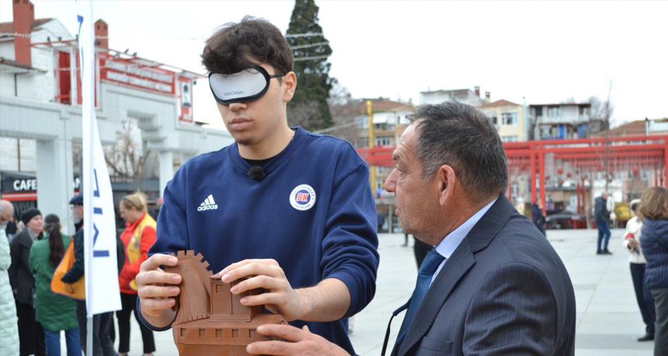 Görme engelliler için Bakırköy’de Empati Parkuru kuruldu