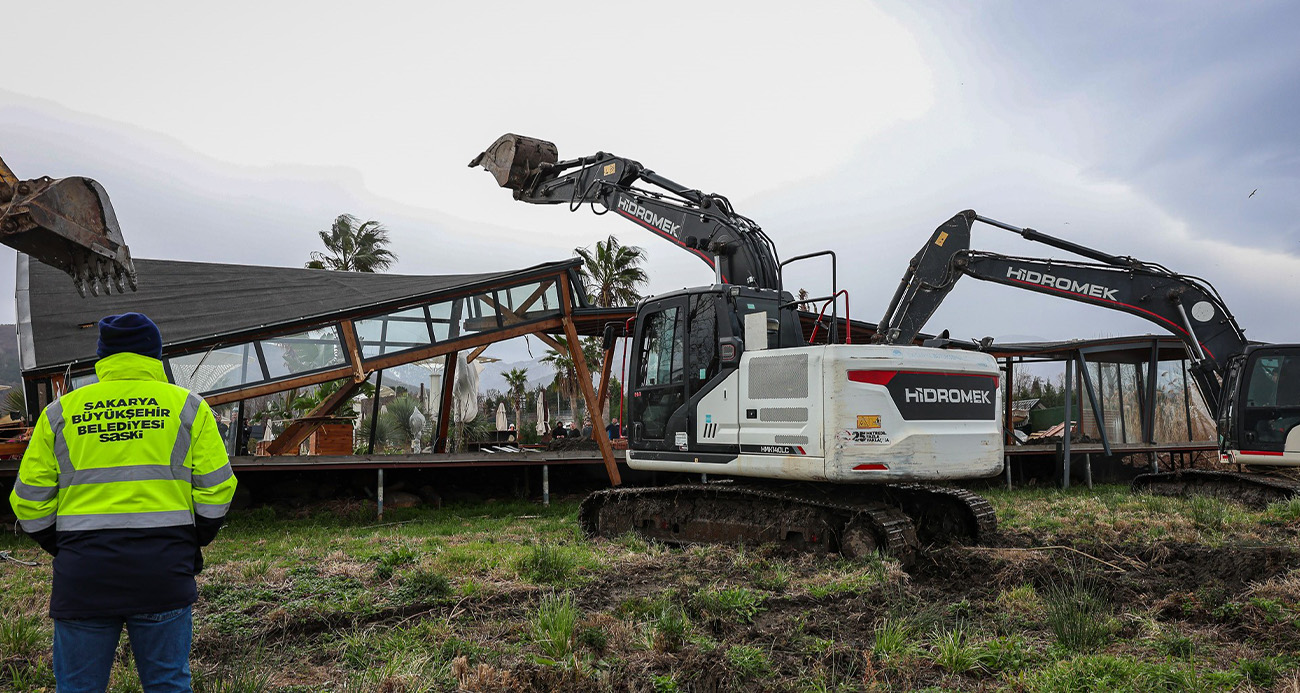 Sapanca Gölü kıyısında kaçak iskele ve yapı yıkımları devam ediyor: 89 yapı kaldırıldı