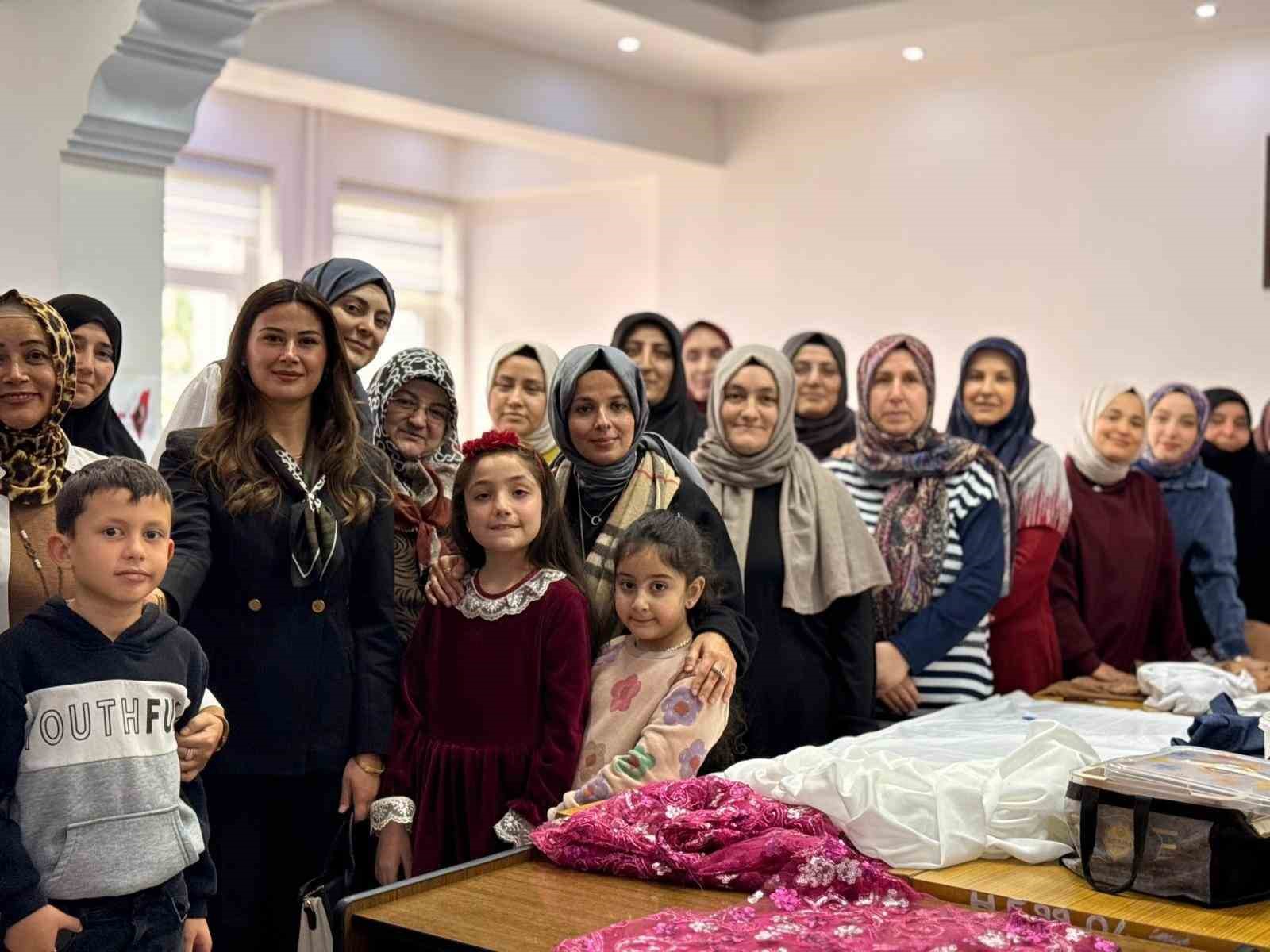 Vali Sözer’in eşi Söğüt’te temaslarda bulundu