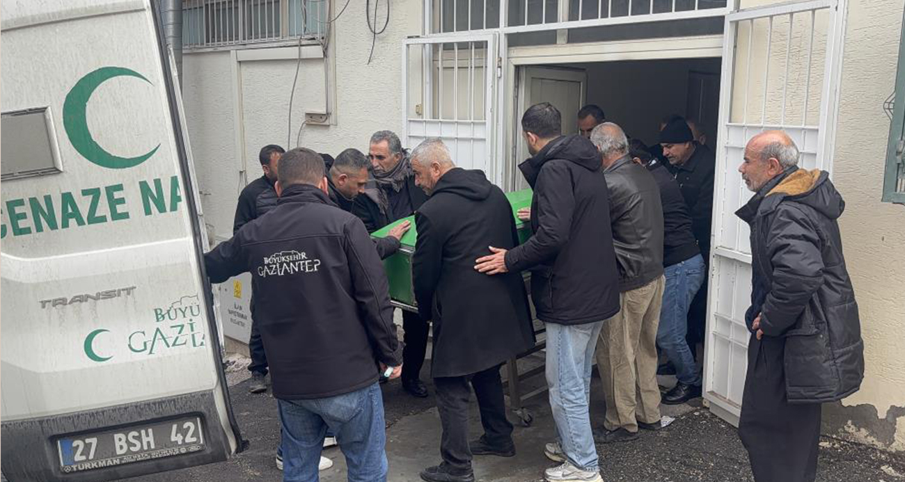 Gaziantep’te otomobil tıra arkadan çarptı: 3 kardeş hayatını kaybetti