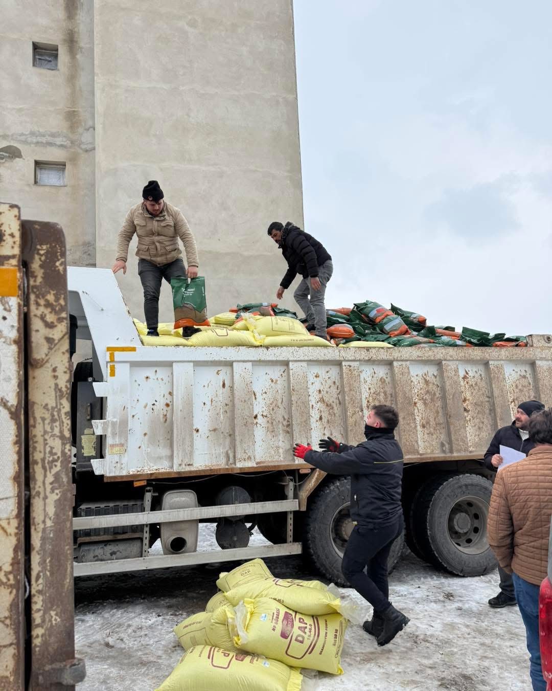 Demirözü’nde 210 çiftçiye tarımsal destek sağlandı