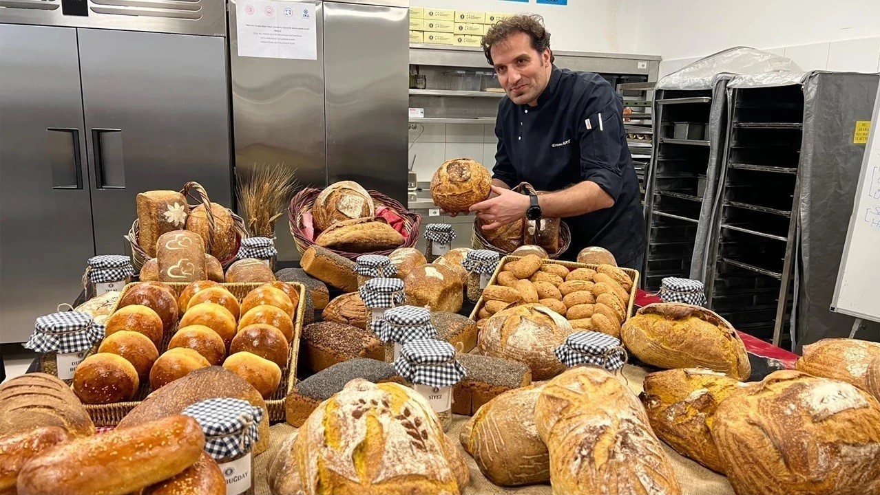 Geleceğe mayalanan eller