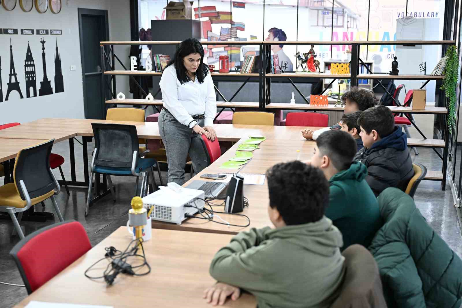 Mersin’de çocuklar akran zorbalığına karşı empati atölyelerinde buluştu