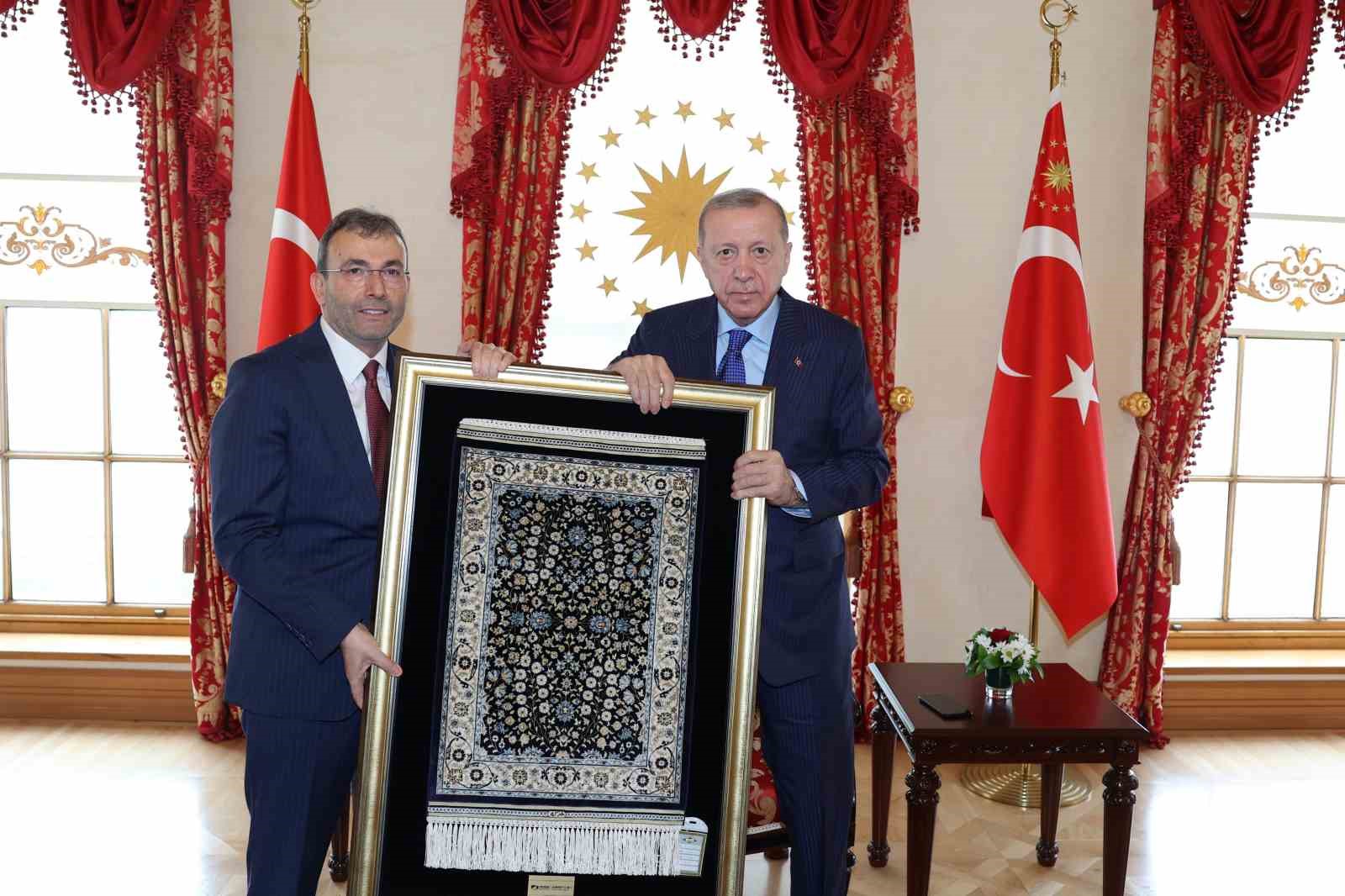 Cumhurbaşkanı Erdoğan Pendik Belediye Başkanı Ahmet Cin’i kabul etti