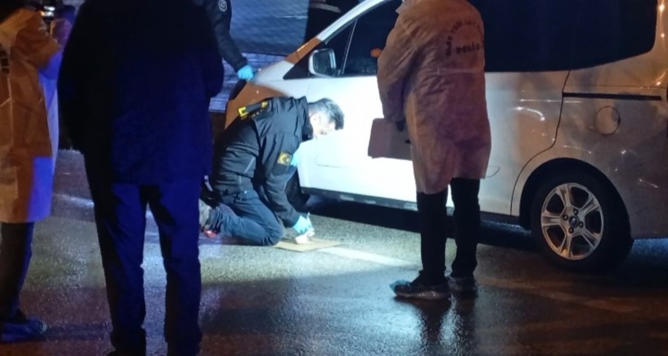 Bursa’da film gibi operasyon: Pompacı kılığına giren polis kaçan şahısları yakaladı, el bombası ve silah ele geçirildi