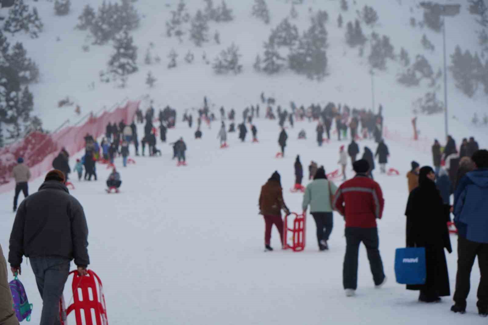 Ergan Kayak Merkezi sömestirin son gününde doldu taştı