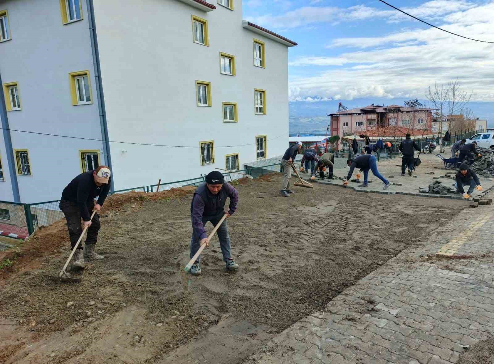 Bozdoğan’da okul çevresinde düzenlemeler devam ediyor